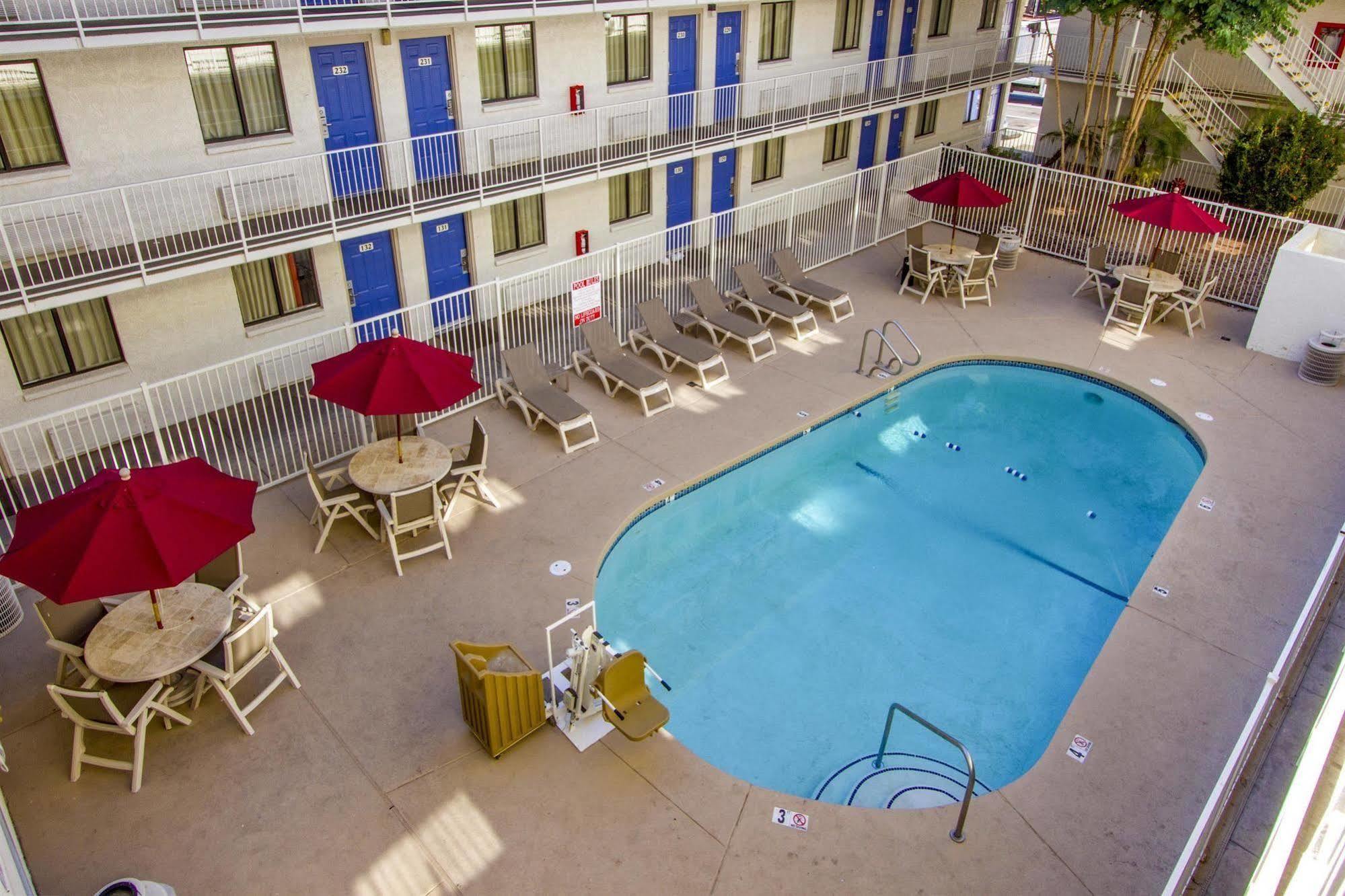 Phoenix Inn Exterior photo