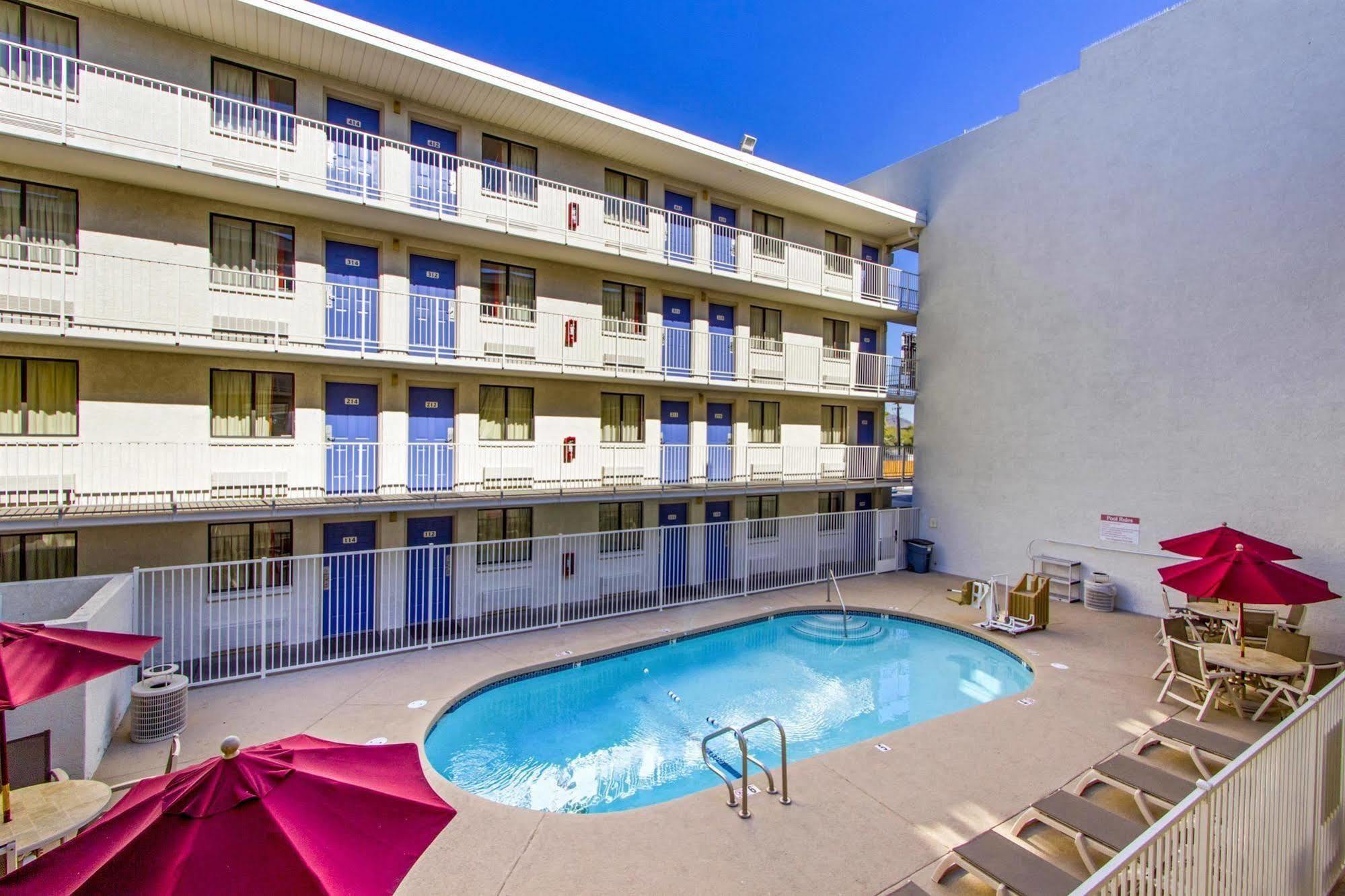 Phoenix Inn Exterior photo