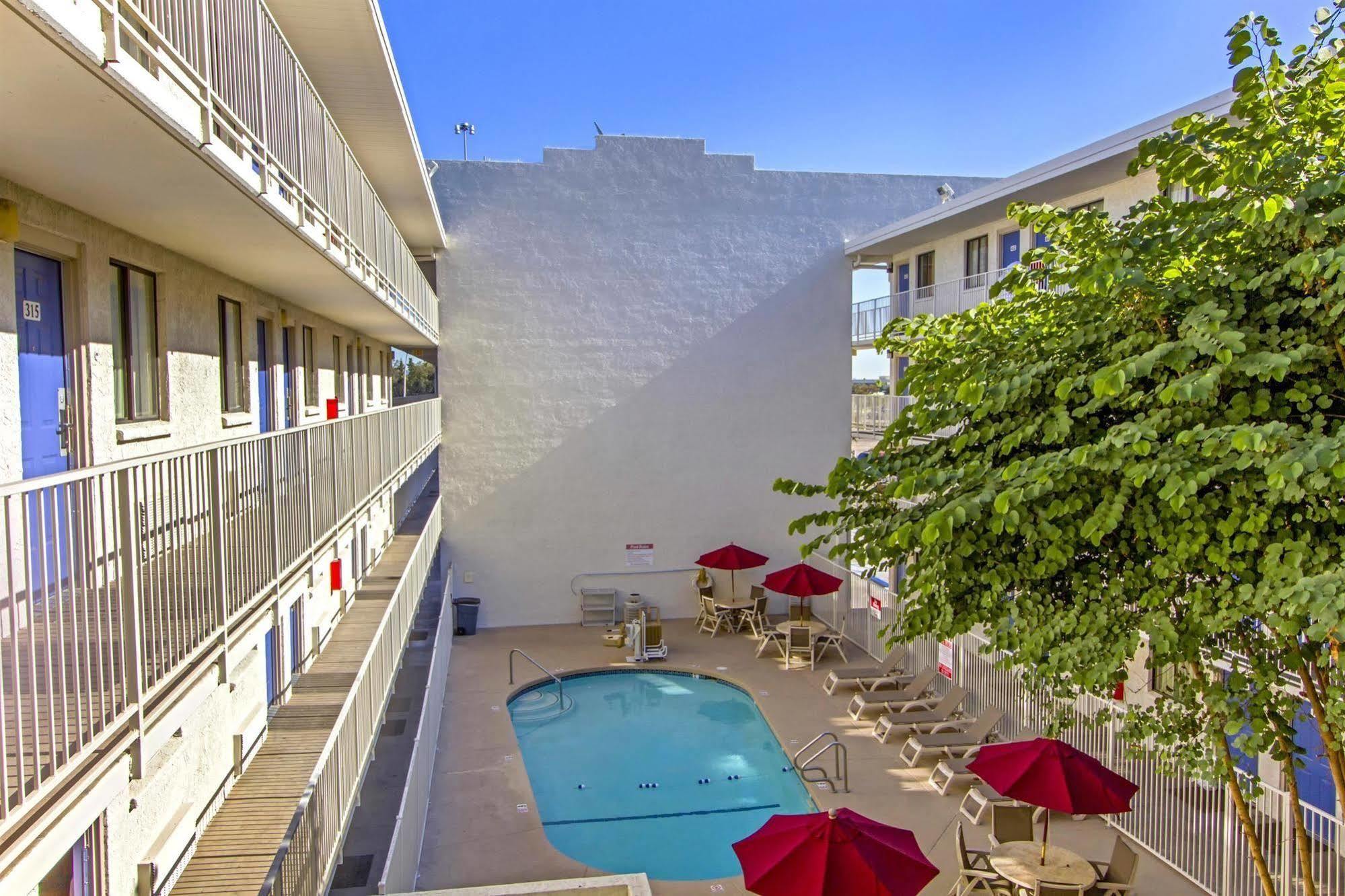 Phoenix Inn Exterior photo