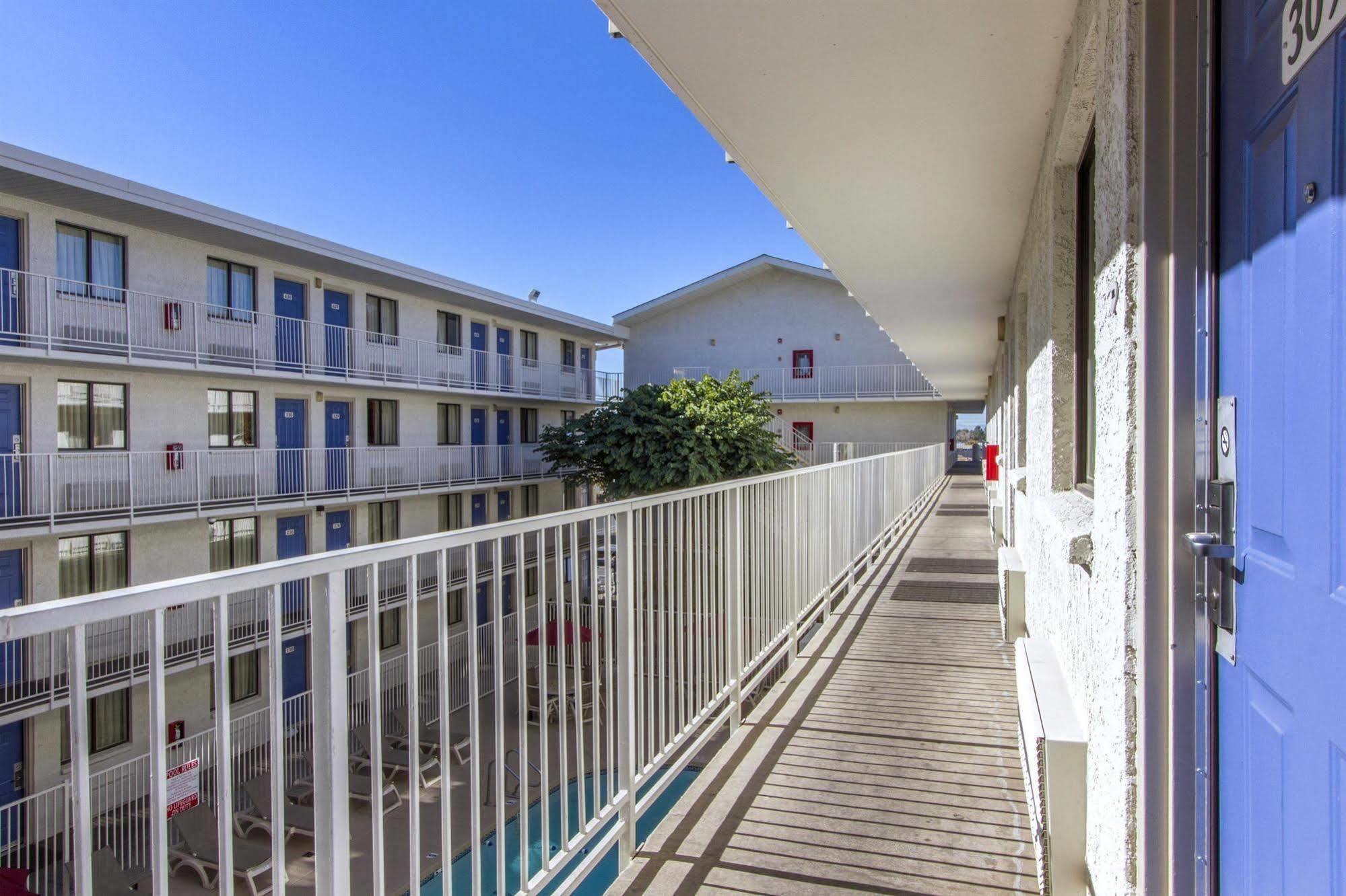 Phoenix Inn Exterior photo