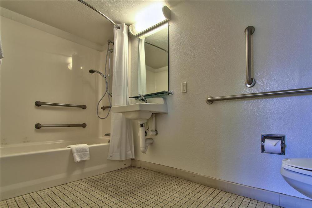 Phoenix Inn Room photo